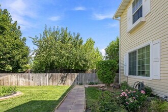 Building Photo - 1012 N Jullion Ave
