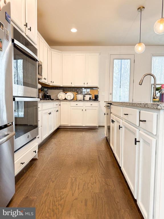 Building Photo - 42462 Dogwood Glen Square