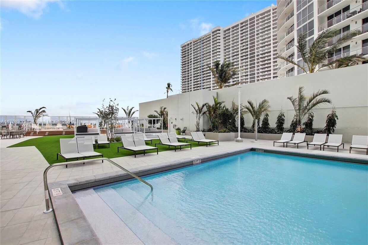 Foto principal - 1756 N Bayshore Dr