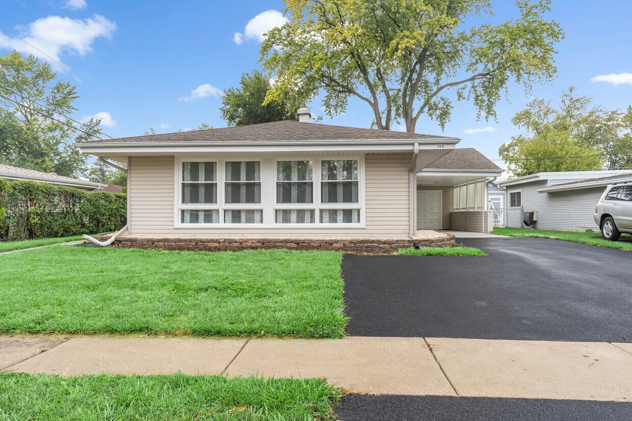 Primary Photo - 388 Nancy Ln