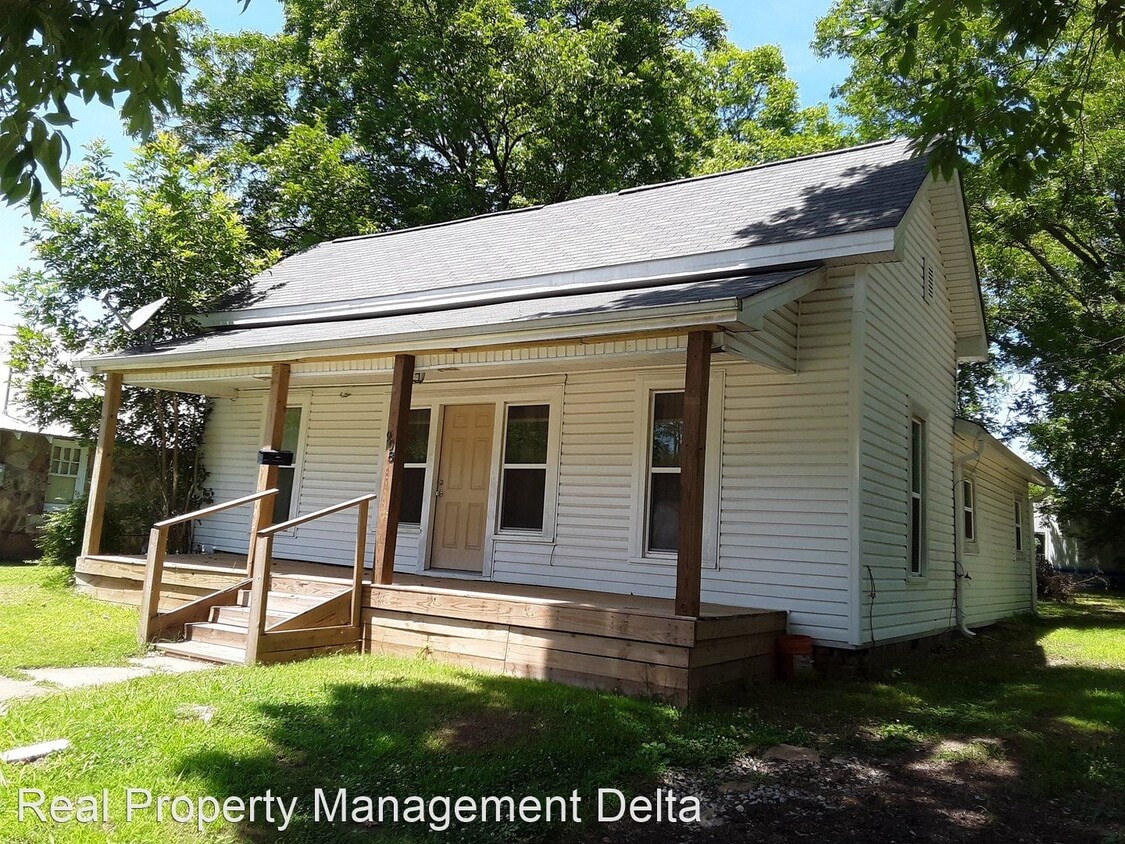 Primary Photo - 3 br, 1 bath House - 908 West Race St