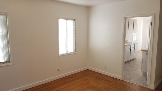 Building Photo - Ashby BART accessible vintage Berkeley home. Huge backyard!