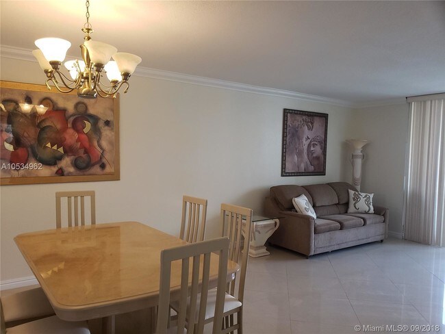 Building Photo - 300 NE 12th Ave