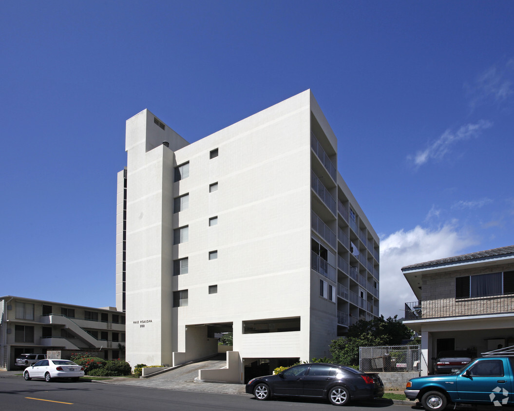 Building Photo - Hale Hoaloha