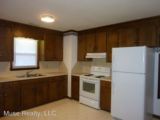 Building Photo - 1071 Eastwood Dr