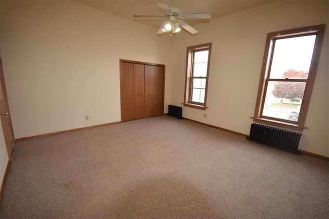 Building Photo - Downtown Studio-Oshkosh