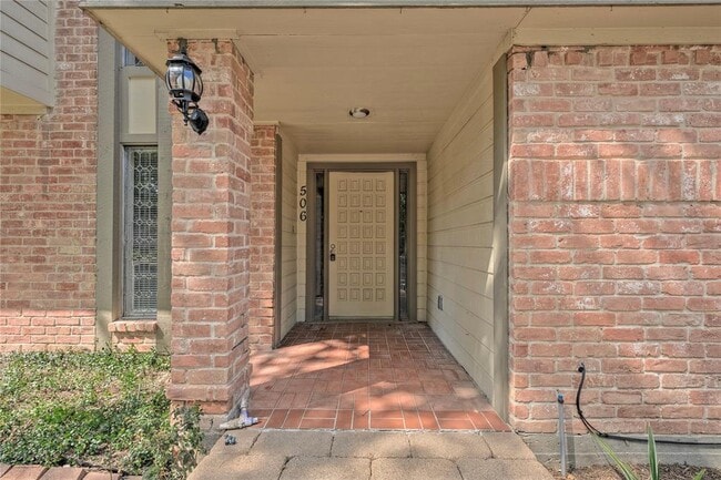 Building Photo - 506 Windsor Glen Dr