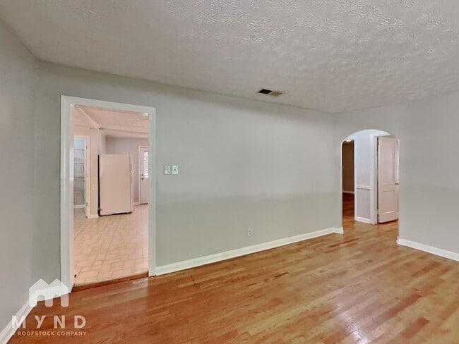 Building Photo - 668 Scott Cir