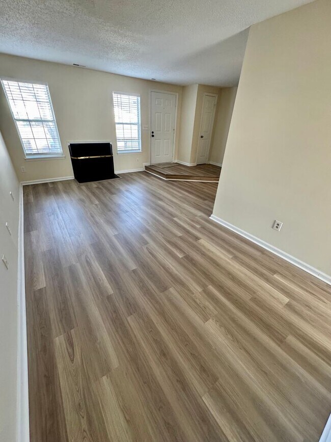 Foto del edificio - LYNBROOK LANDING