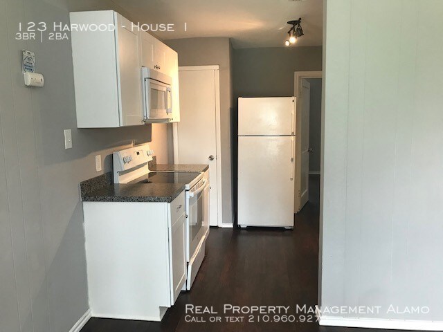 Building Photo - 123 Harwood Dr