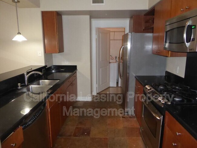 Building Photo - 24505 Town Center Dr