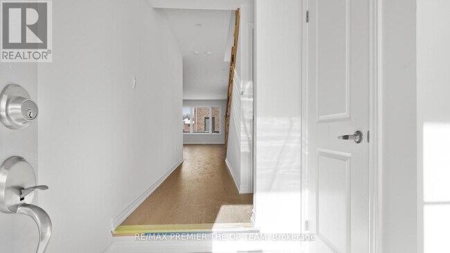 Building Photo - 8 Valleybrook Rd