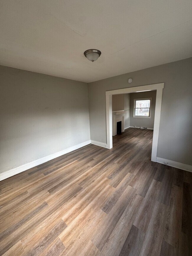 Foto del edificio - 421 Pritz Ave