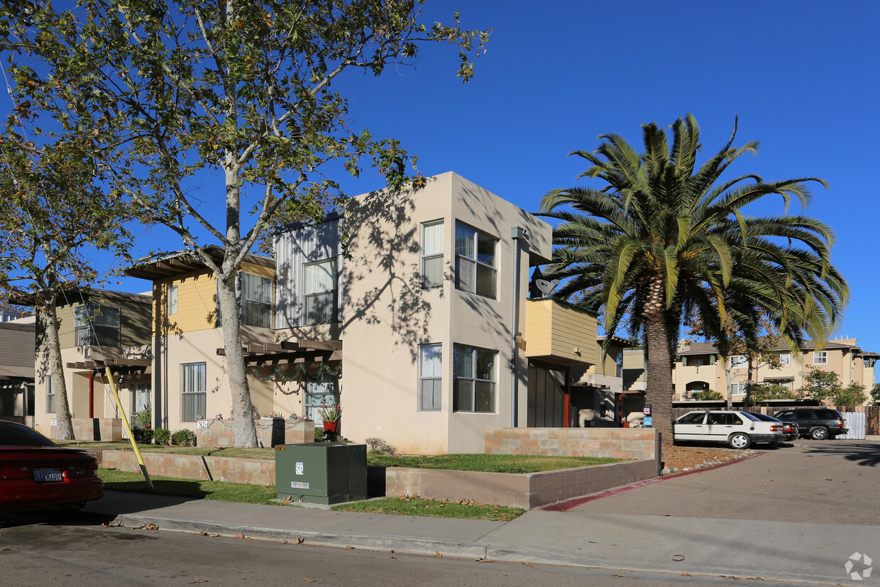 Foto del edificio - Orange Place Apartments