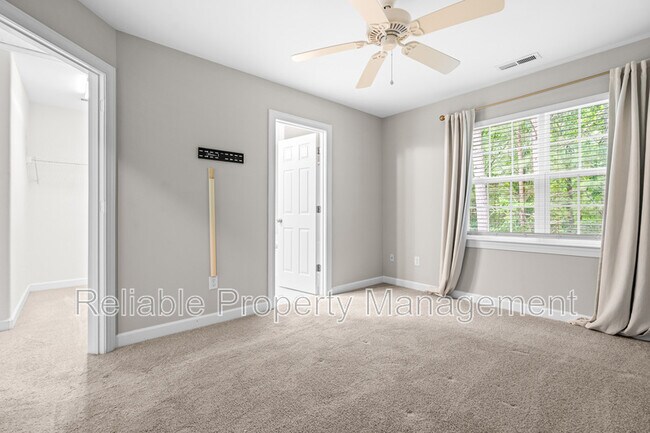 Foto del edificio - 345 Anterbury Dr
