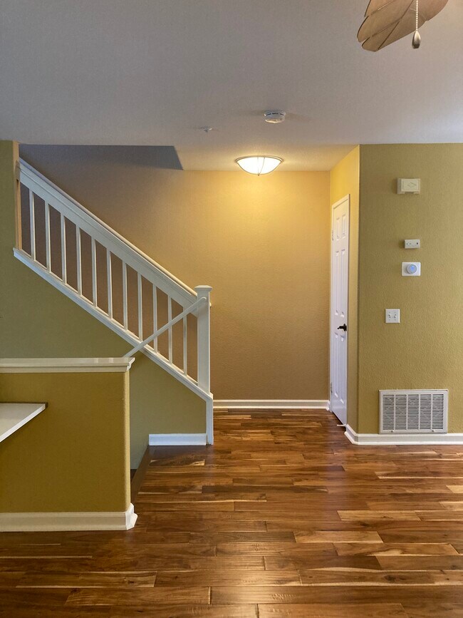 Foto del edificio - 10230 Wateridge Cir
