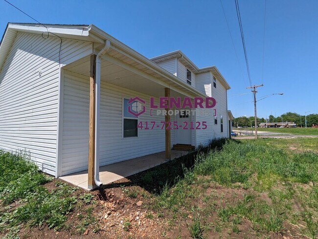 Building Photo - 2700 Water Street