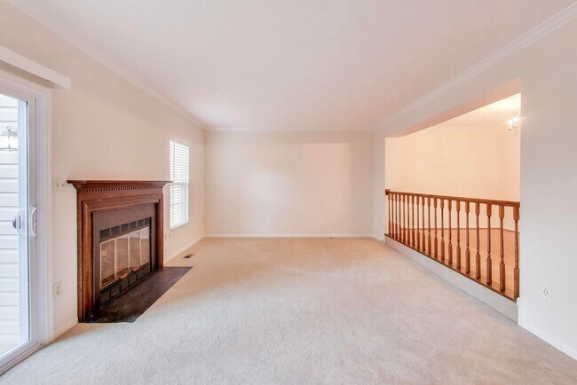 Foto del edificio - Ellicott City townhome for you!
