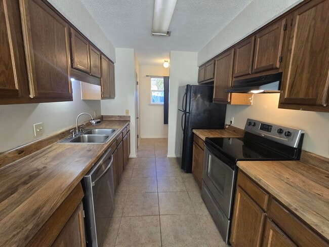 Foto del edificio - 206 Ann Cir