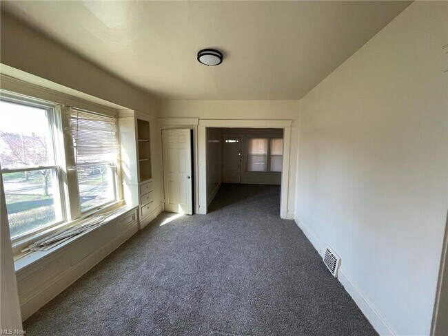 Building Photo - 3525 E 133rd St