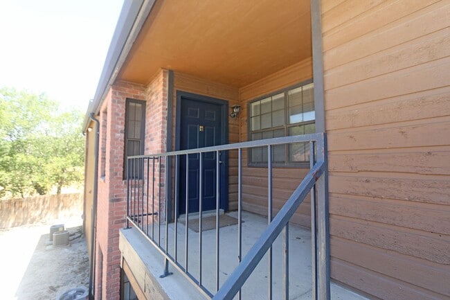 Building Photo - Woodside