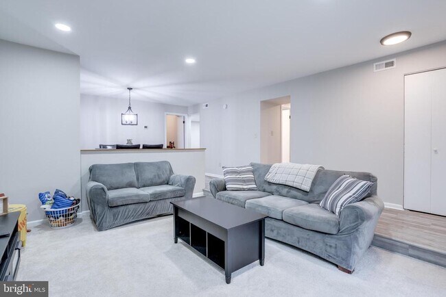 Foto del edificio - 6454 Birch Leaf Ct