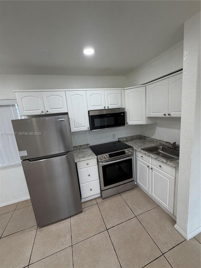 Building Photo - 830 SW 6th St