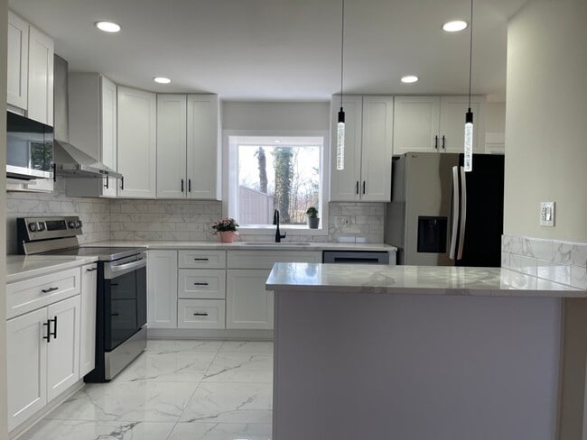 Photo - 6204 Greeley Blvd House