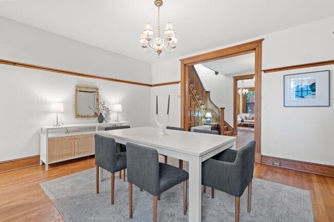 Foto del edificio - 108 3rd St NE