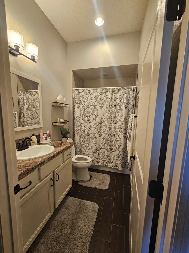 Foto del edificio - 5849 Seymour Ave