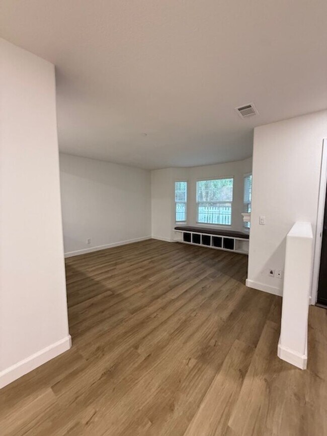 Foto del edificio - 3 Bedroom, 2.5 Bath Townhouse in Ladera Heights