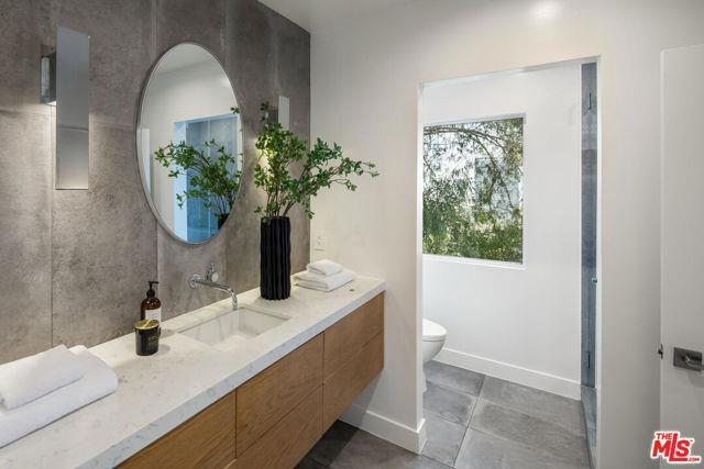 Foto del edificio - 3564 Multiview Dr