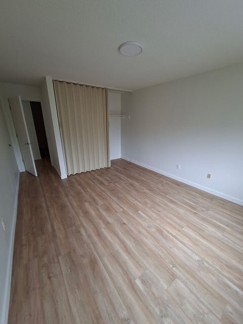 Building Photo - 1320 King Albert Ave