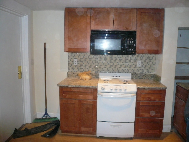 Building Photo - 1064 Beacon St