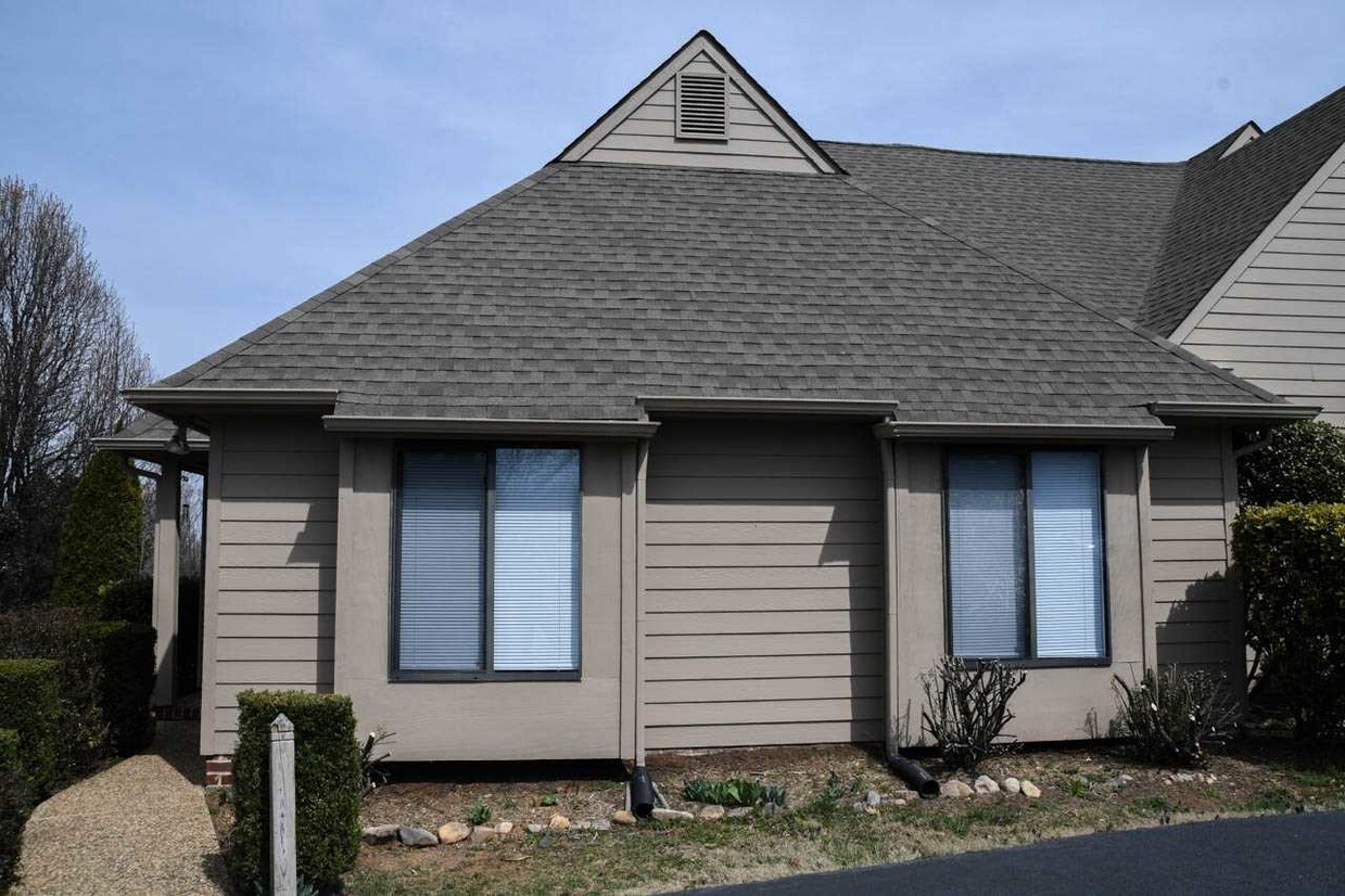 Primary Photo - 5 Waterwheel Ct