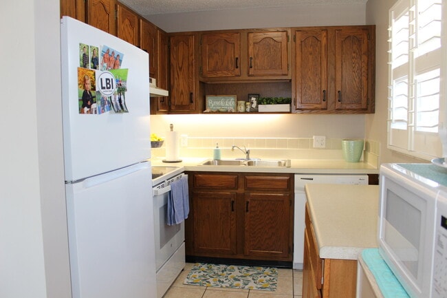 Building Photo - 30 Lake Vista Trail