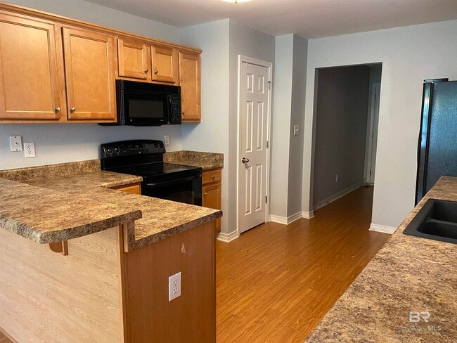 Foto del edificio - 8057 Deerwood Dr