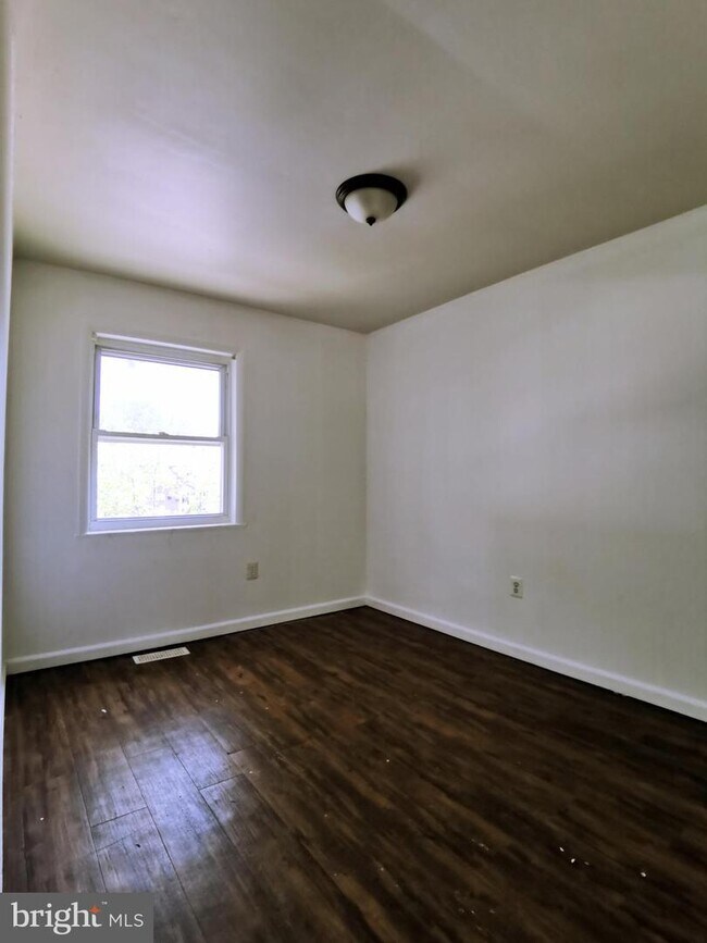 Building Photo - 750 Sequoia Dr