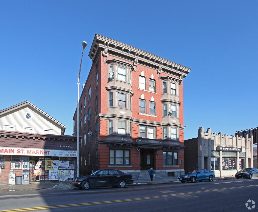 Primary Photo - 325-329 E Main St