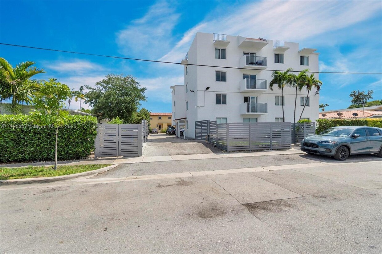 Foto principal - 620 SW 10th St