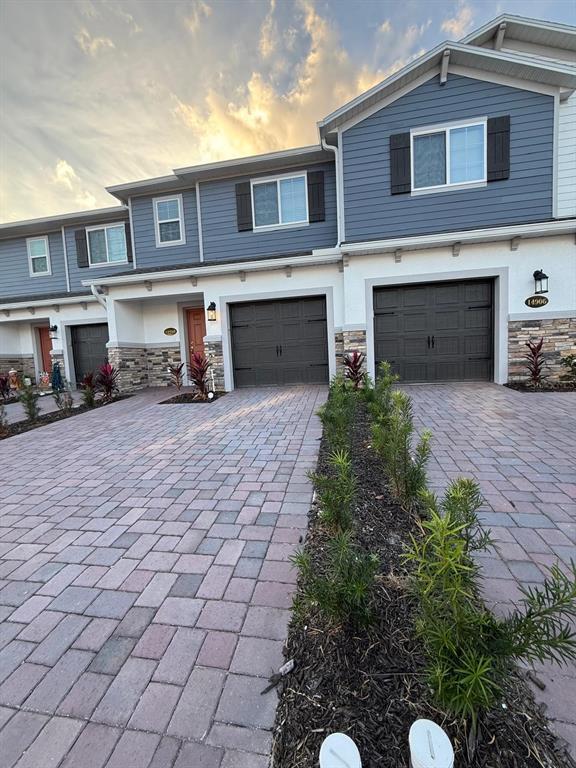 Foto del edificio - 14910 Harvest St