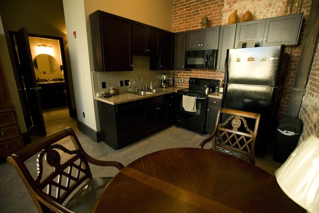 Foto del edificio - Montgomery Fair Lofts