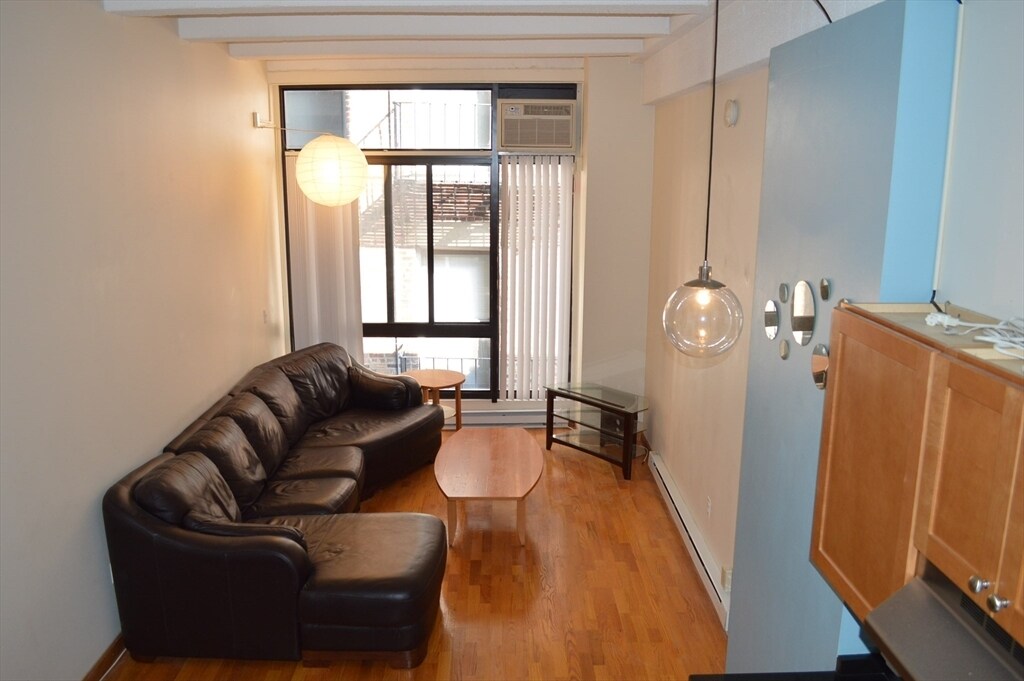 Primary Photo - 12 Stoneholm St
