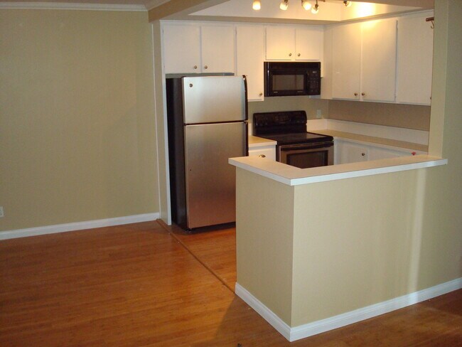 Foto del edificio - Great 2 bedroom 1 bath condo in Mission Va...