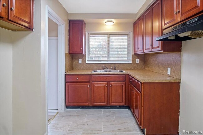 Foto del edificio - 24261 Condon St