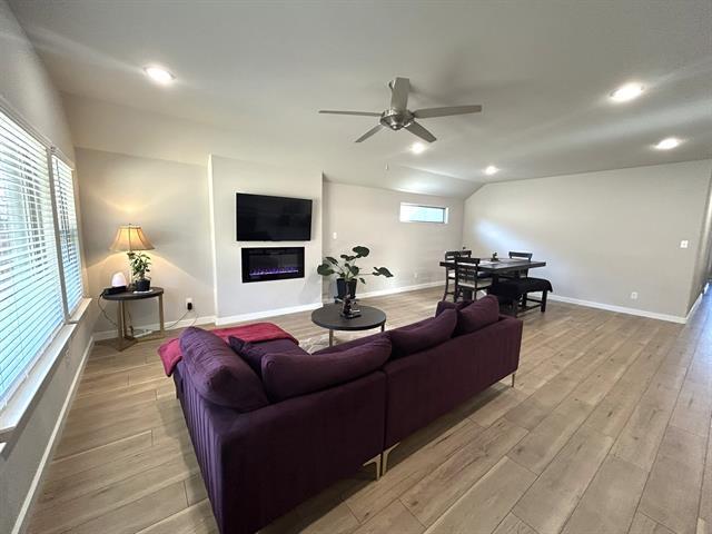 Building Photo - 4913 Pebblewood Dr