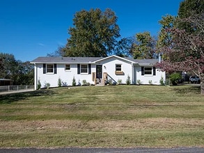 Building Photo - 205 Gatone Dr