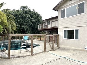 Building Photo - 1099 Jacobsen Ln
