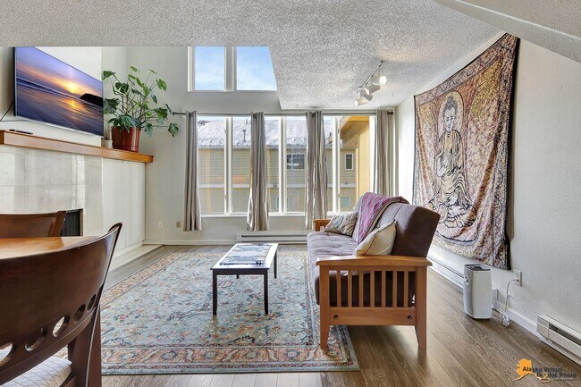 Building Photo - 2101 W 29th Ave