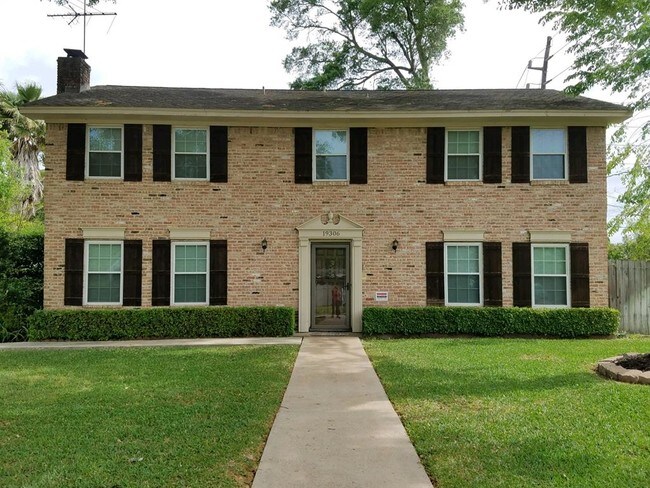 Building Photo - 19306 Enchanted Oaks Dr